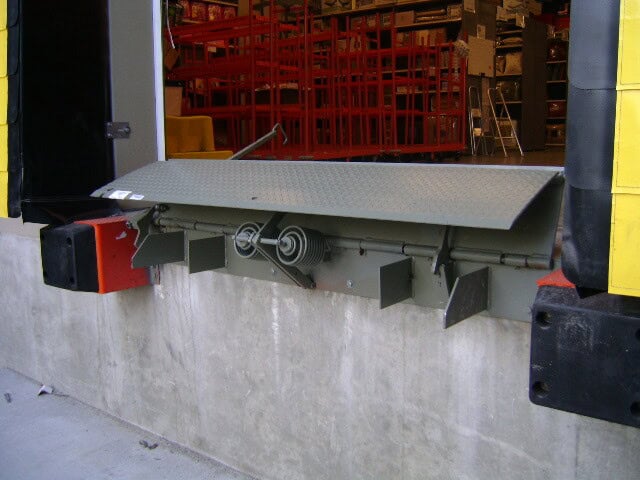 DLM Edge-of-Dock Levelers, Spectrum Facility Solutions, AZ